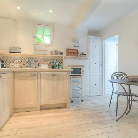 Apartment La 1 *